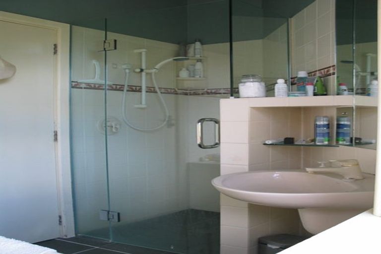 Photo of property in 16 Sherwood Lane, Cashmere, Christchurch, 8022