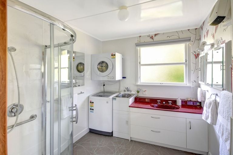 Photo of property in 17 Hospital Road, Balclutha, 9230