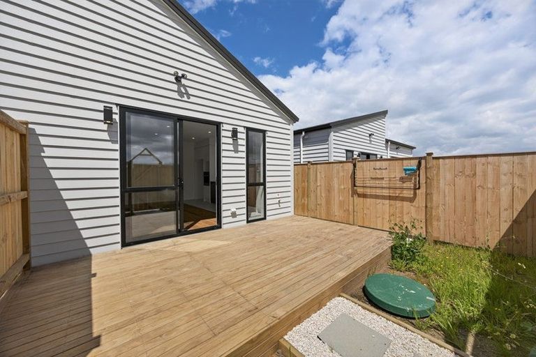 Photo of property in 12 Kaapehu Street, Karaka, 2578