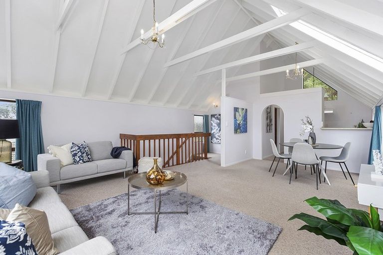 Photo of property in 84 Amapur Drive, Khandallah, Wellington, 6035