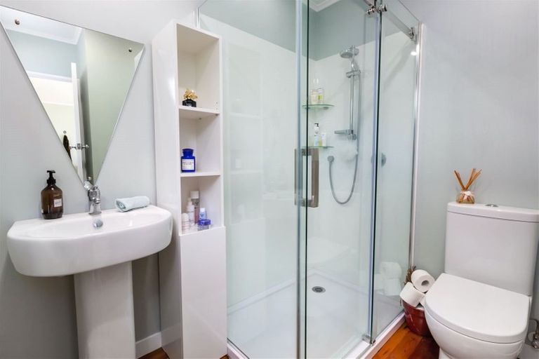 Photo of property in 19 Oak Avenue, Paremata, Porirua, 5024