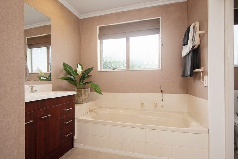 Photo of property in 23 Palliser Place, Milson, Palmerston North, 4414