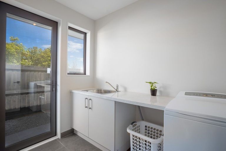 Photo of property in 8 Hedge Close, Halswell, Christchurch, 8025