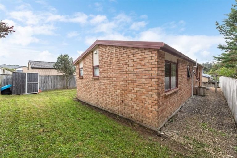 Photo of property in 57 Woodbank Drive, Glen Eden, Auckland, 0602