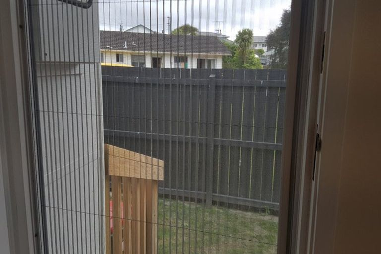 Photo of property in 16a Vanden Place, Henderson, Auckland, 0610