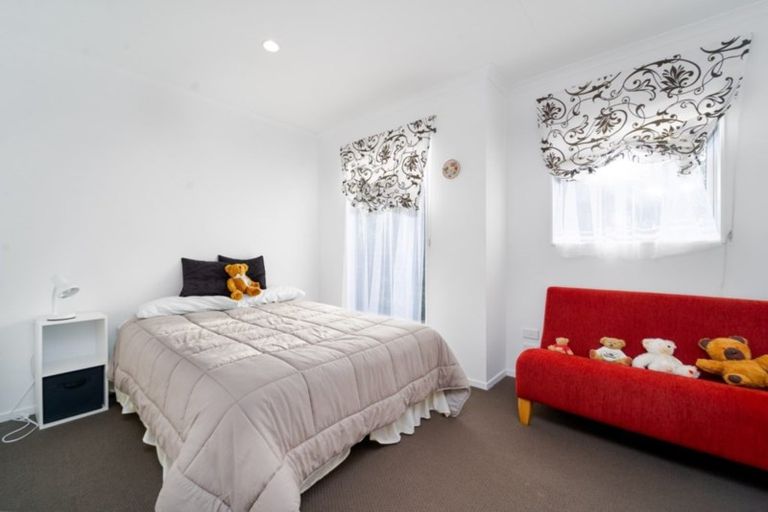 Photo of property in 78 Regent Street, Martinborough, 5711