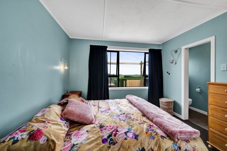 Photo of property in 136 Nopera Road, Waiiti, Urenui, 4377