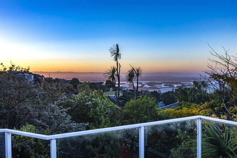 Photo of property in 192 Mount Pleasant Road, Mount Pleasant, Christchurch, 8081