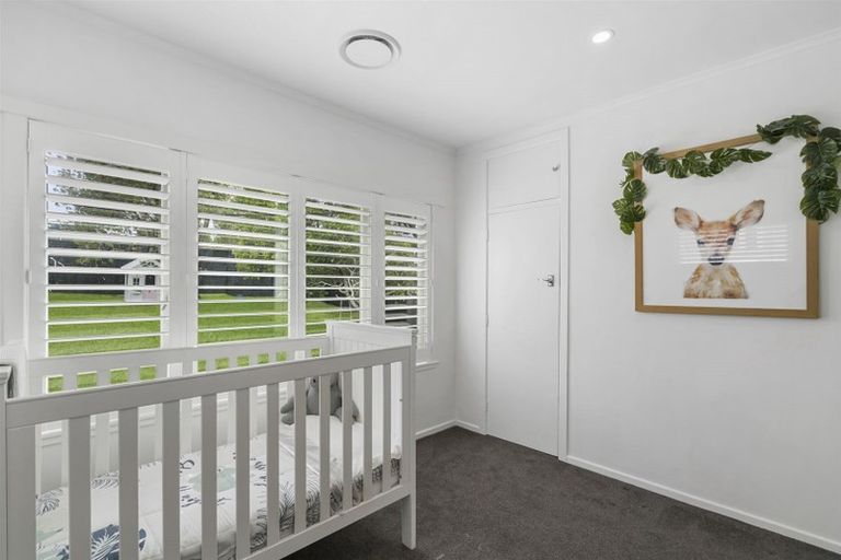 Photo of property in 2/232 East Coast Road, Forrest Hill, Auckland, 0620