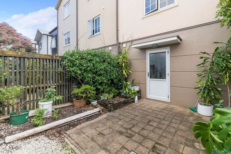 Photo of property in 25 Kirikiri Lane, East Tamaki, Auckland, 2013