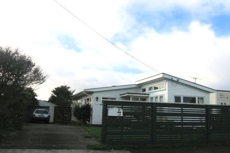 Photo of property in 19 Waikare Avenue, Waiwhetu, Lower Hutt, 5010