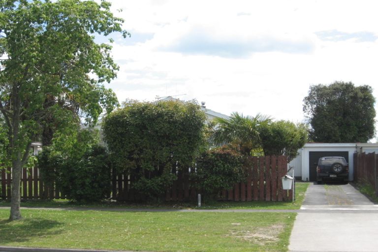 Photo of property in 303 Shakespeare Street, Leamington, Cambridge, 3432