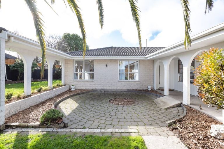 Photo of property in 27 Resolution Place, Bryndwr, Christchurch, 8053
