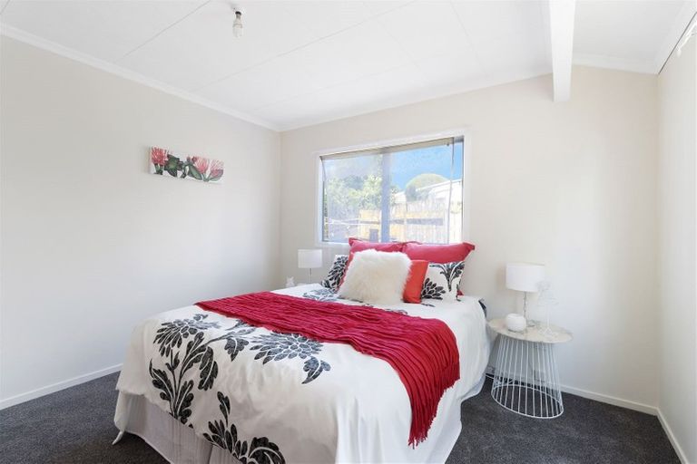 Photo of property in 72a Astley Avenue, New Lynn, Auckland, 0600