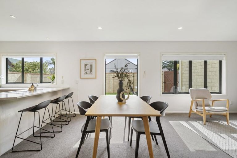 Photo of property in 4/52 Taharoto Road, Takapuna, Auckland, 0622