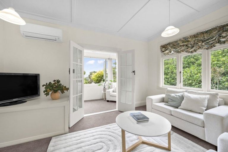 Photo of property in 16 Kowhai Street, Eastbourne, Lower Hutt, 5013
