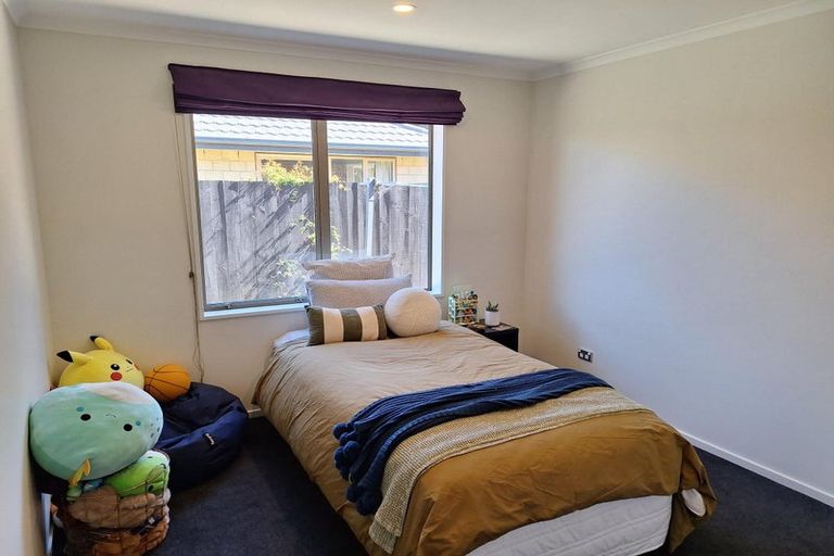 Photo of property in 12 Orewa Close, Parklands, Christchurch, 8083