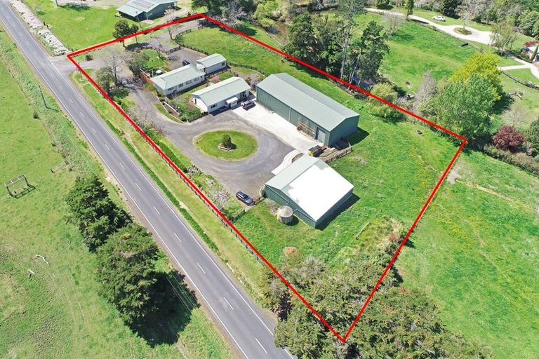 Photo of property in 580 Burtt Road, Runciman, Drury, 2578