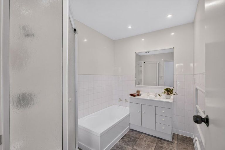 Photo of property in 18b Forward Street, Greenmeadows, Napier, 4112