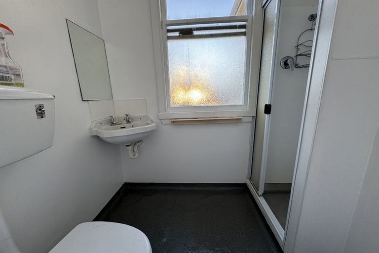 Photo of property in 4 Levy Street, Mount Victoria, Wellington, 6011