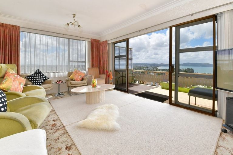 Photo of property in 236 Whangaparaoa Road, Red Beach, 0932