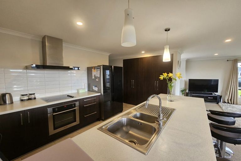 Photo of property in 1 Jeffs Way, Papamoa Beach, Papamoa, 3118