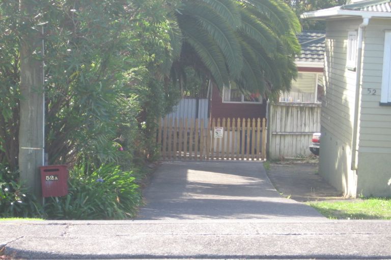 Photo of property in 2/52 College Road, Northcote, Auckland, 0627