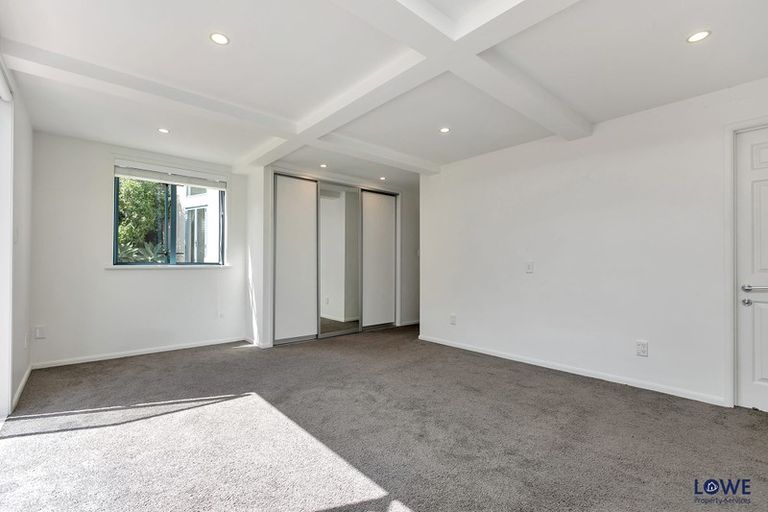 Photo of property in 480a Beach Road, Murrays Bay, Auckland, 0630