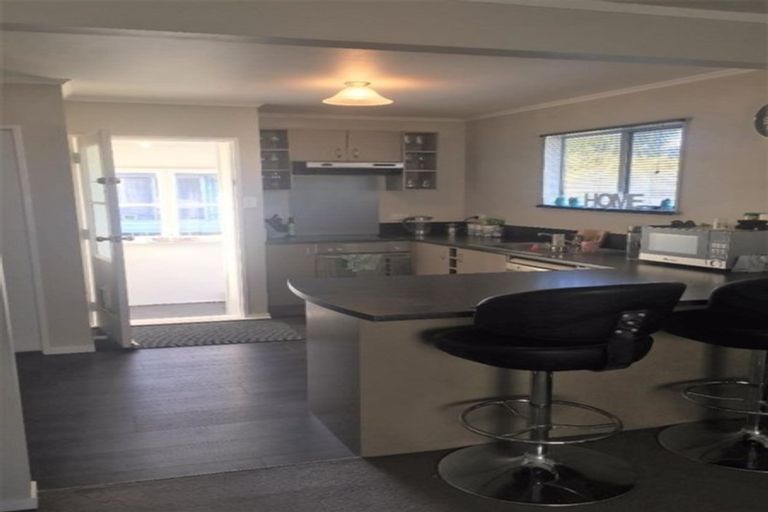 Photo of property in 69a Hartford Crescent, Totara Park, Upper Hutt, 5018