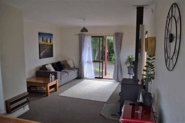 Photo of property in 16 Tawa Street, Tokomaru, Palmerston North, 4474