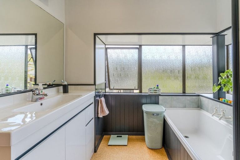 Photo of property in 84 Glenross Street, Glenross, Dunedin, 9011