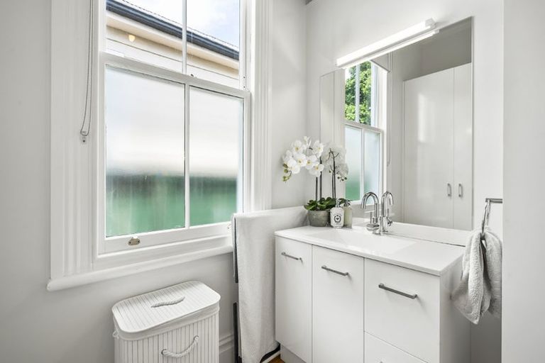 Photo of property in 26 Anne Street, Devonport, Auckland, 0624