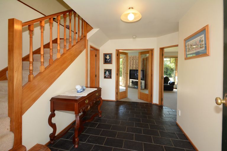 Photo of property in 27 Weir Street, Green Island, Dunedin, 9018