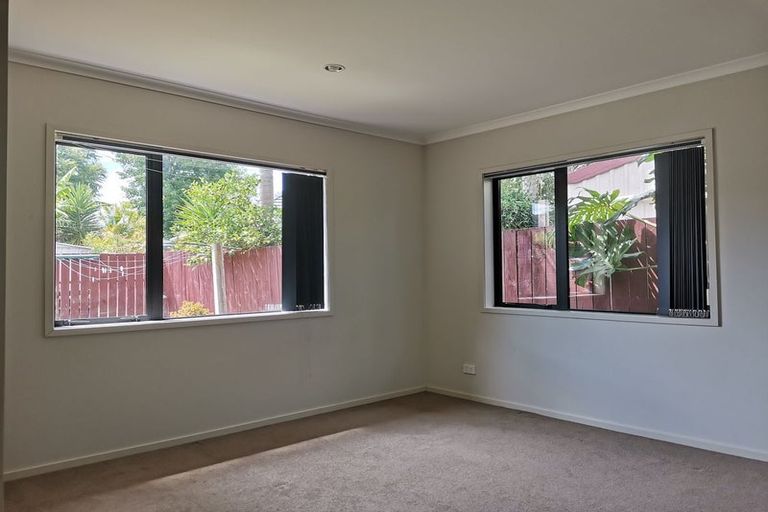 Photo of property in 38 Durham Street, Te Atatu Peninsula, Auckland, 0610