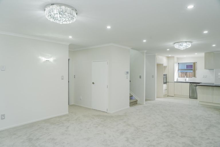 Photo of property in 79a Russell Road, Manurewa, Auckland, 2102