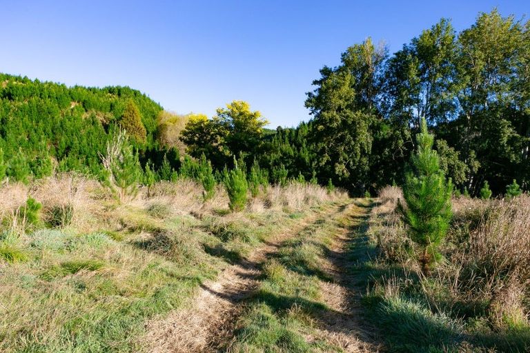 Photo of property in 751 Ongo Road, Hunterville, 4782