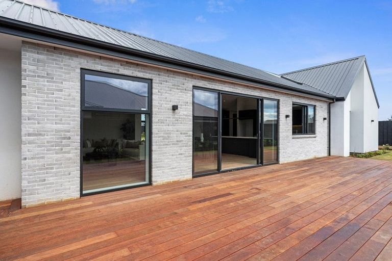 Photo of property in 11 Homestead Drive, Rangiora, 7400