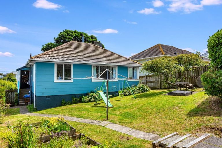 Photo of property in 50 Dimock Street, Titahi Bay, Porirua, 5022
