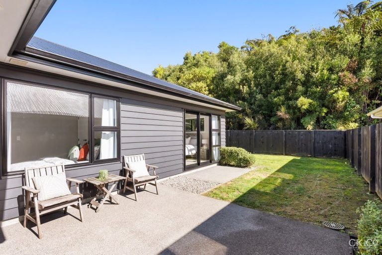 Photo of property in 7 Te Awa Rere Grove, Stokes Valley, Lower Hutt, 5019