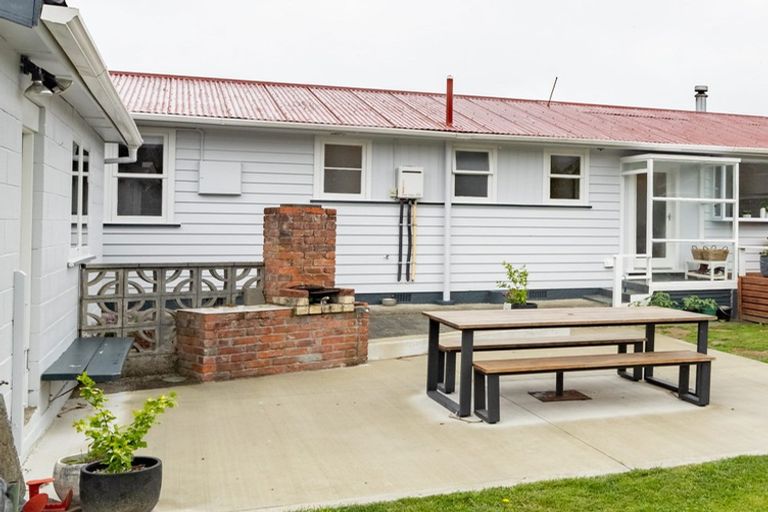 Photo of property in 6 Burns Grove, Trentham, Upper Hutt, 5018