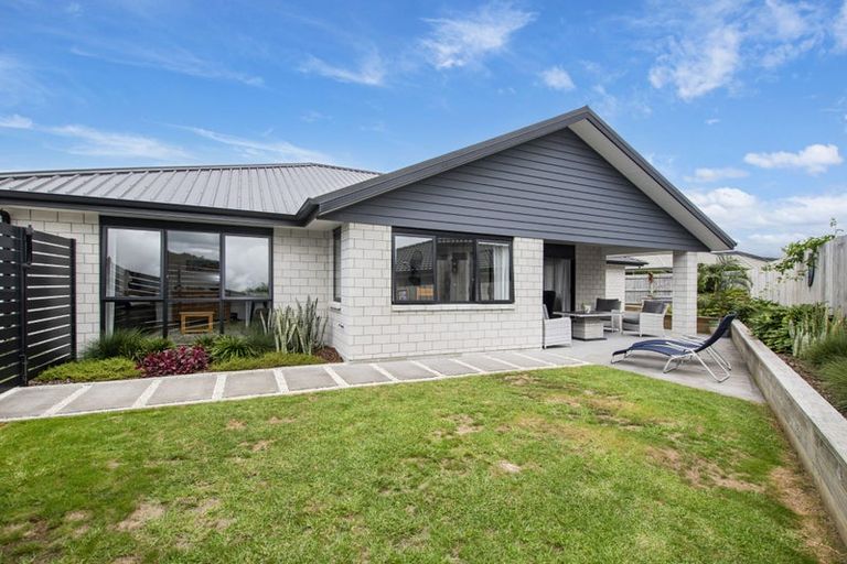 Photo of property in 98 Wairau Drive, Tikipunga, Whangarei, 0112