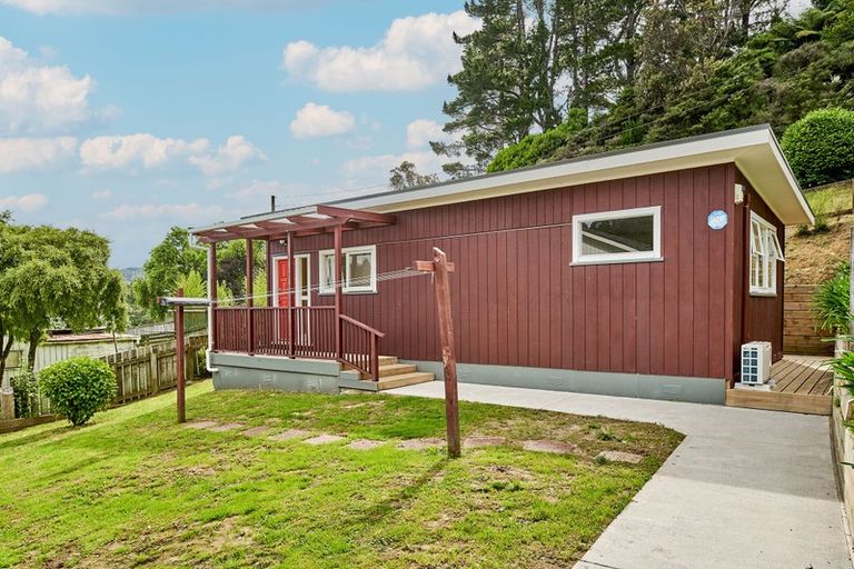 Photo of property in 4 Thomson Grove, Stokes Valley, Lower Hutt, 5019