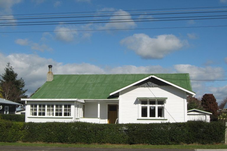 Photo of property in 12 Francis Drake Street, Waipukurau, 4200