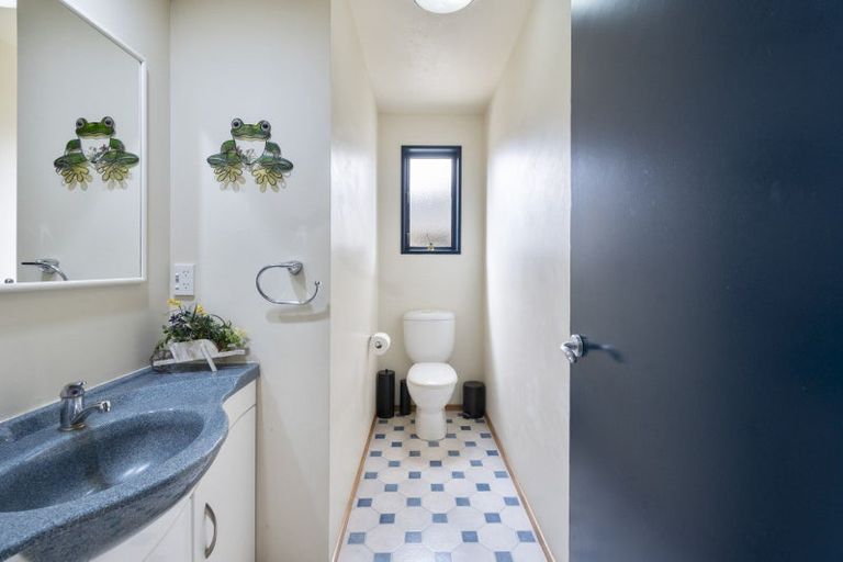 Photo of property in 55 Royal Oak Drive, Kelvin Grove, Palmerston North, 4414