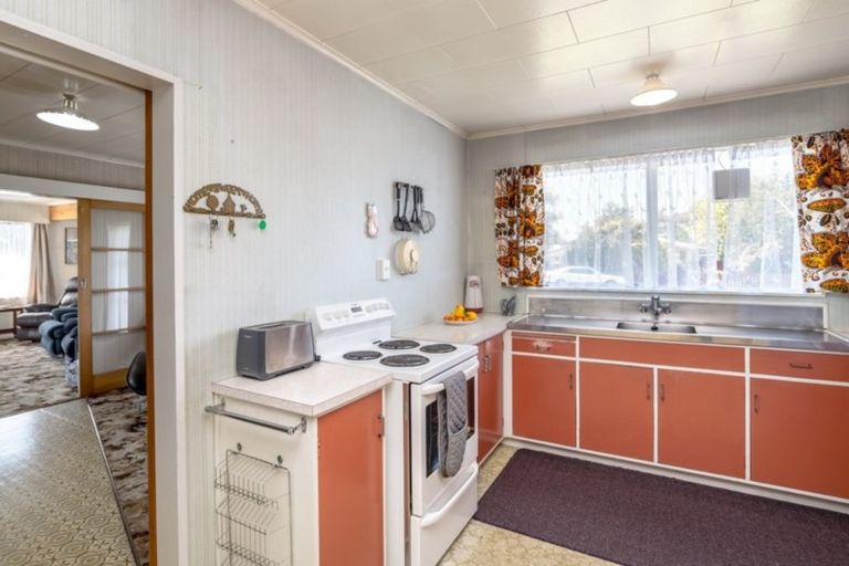 Photo of property in 8 Booth Street, Carterton, 5713