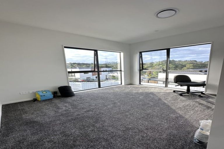 Photo of property in 24 Waihou Crescent, Albany Heights, Auckland, 0632