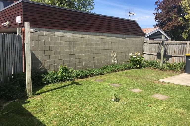 Photo of property in 2/64 Division Street, Riccarton, Christchurch, 8041