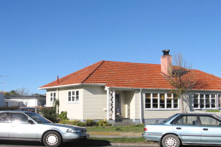 Photo of property in 82 Latham Street, Marewa, Napier, 4110