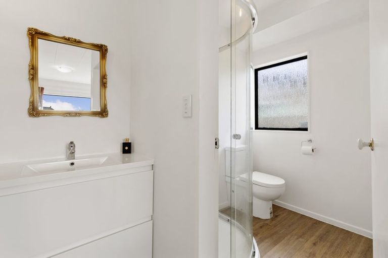 Photo of property in 12b Cathie Place, Karori, Wellington, 6012