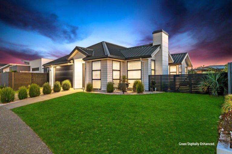 Photo of property in 8 Sarcodia Place, Papamoa Beach, Papamoa, 3118